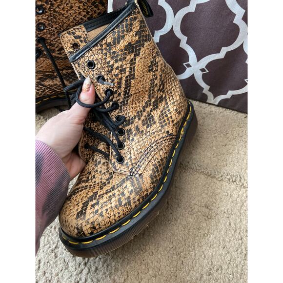 Women’s Dr. Martens snakeskin combat boots size 5 - Picture 1 of 8